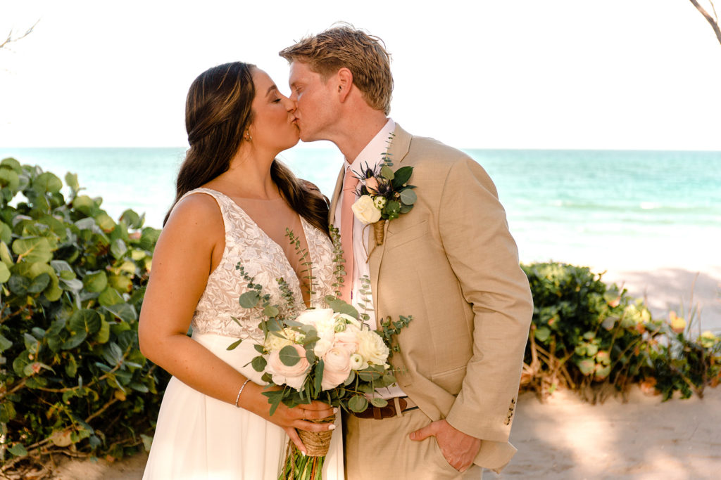 jupiter beach resort wedding photographer sarah stracuzzi photography in jupiter, florida